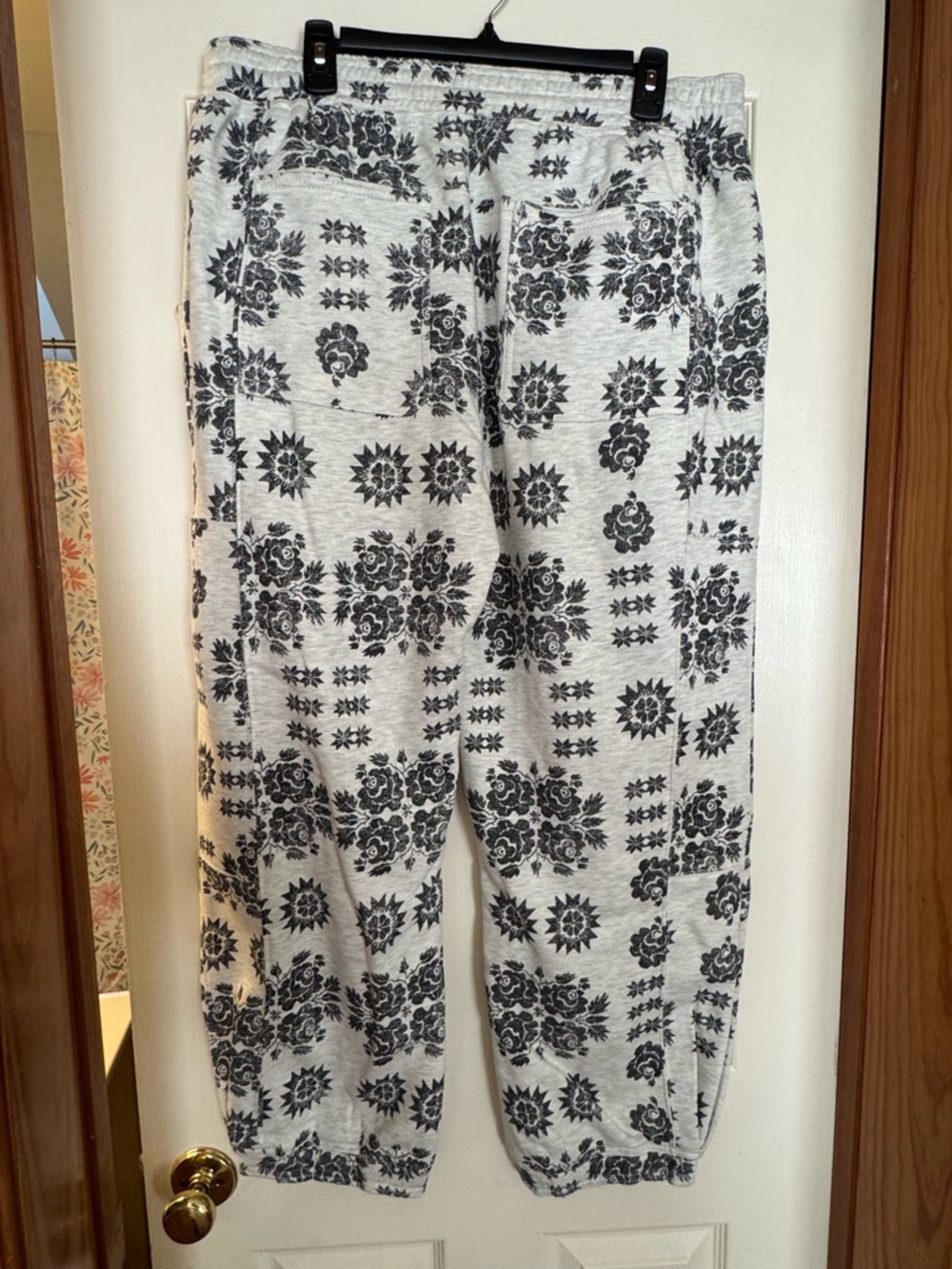 Anthropologie NWT Daily Practice Super Star Gray Printed Balloon Joggers - Picture 2 of 4